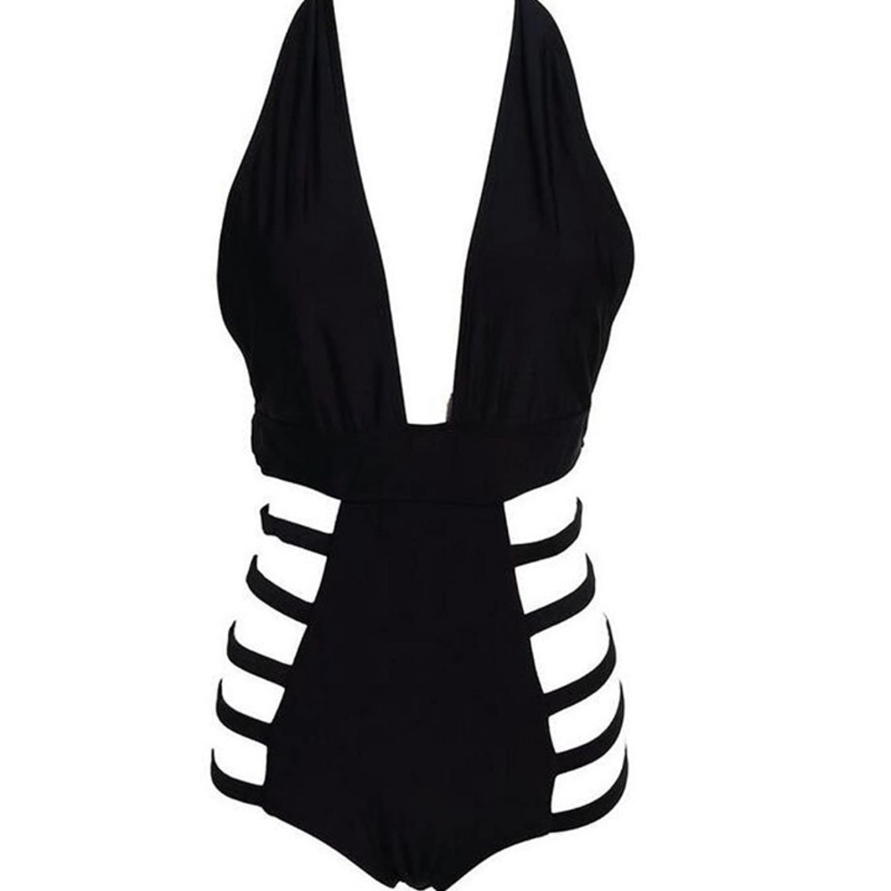Monokini - Picture 3 of 3